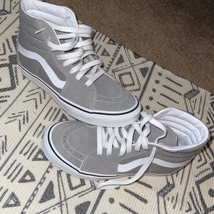 Brand new Vans high top Sk8-Hi